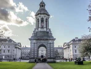 Imagen del programa de curso escolar colegio privado en Irlanda de Ingles y Punto 2