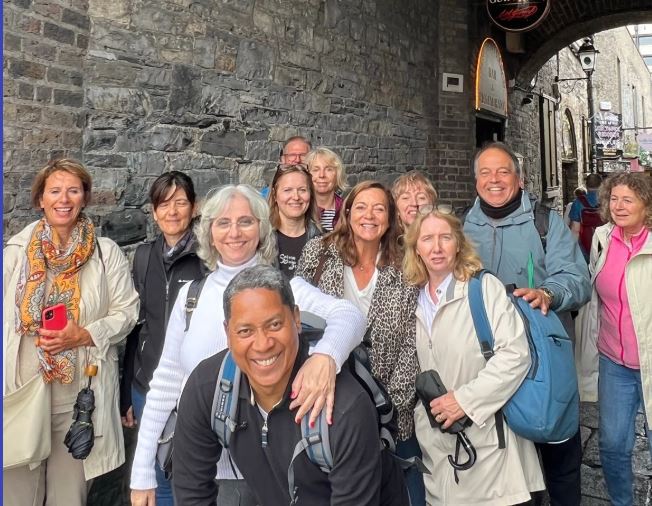 Imagen asistentes programa +50 Ingles y Punto Irlanda Programa de Inglés para Adultos + 50 en Dublín. Irlanda