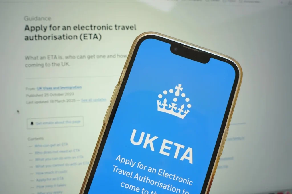 imagen de la app de movil para descargarse el visado ETA de entrada al Reino Unido