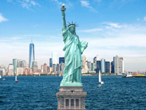 Imagen de la estatua de la libertad como representación del programa de adultos en Estados Unidos para adultos.